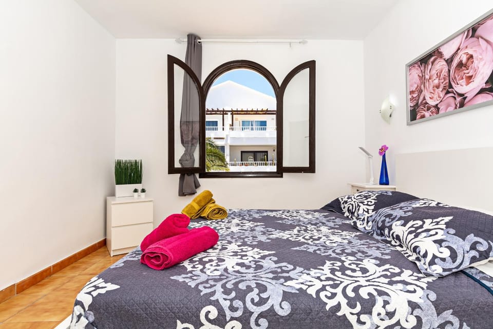 Casa Ayram with Private terrace & Pool next to Beach House in Costa Teguise