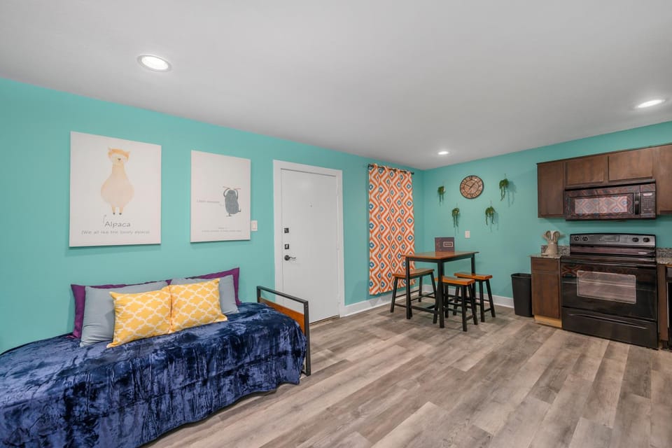 Convenient 1BR Unit Close to Shopping & Dining Apartment in Houston