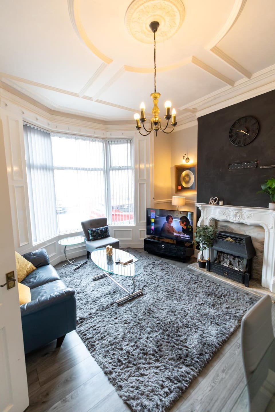 Communal lounge/ TV room, TV and multimedia, Living room, Seating area, Evening entertainment