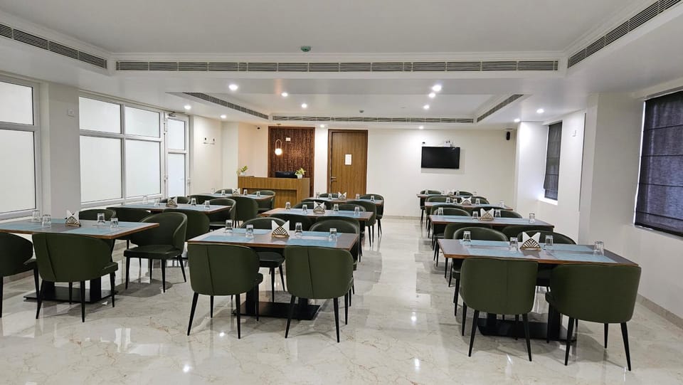 Restaurant/places to eat, Restaurant/places to eat