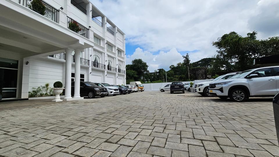Property building, Day, Location, Parking