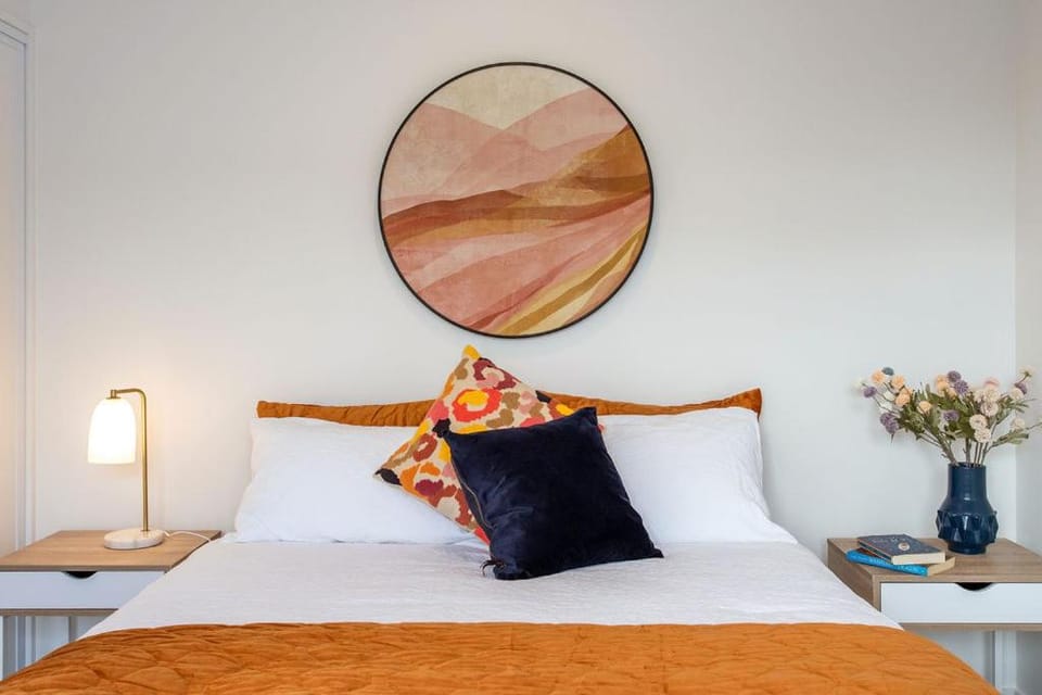 Quirky New Stylish Free Park Apartment in Christchurch