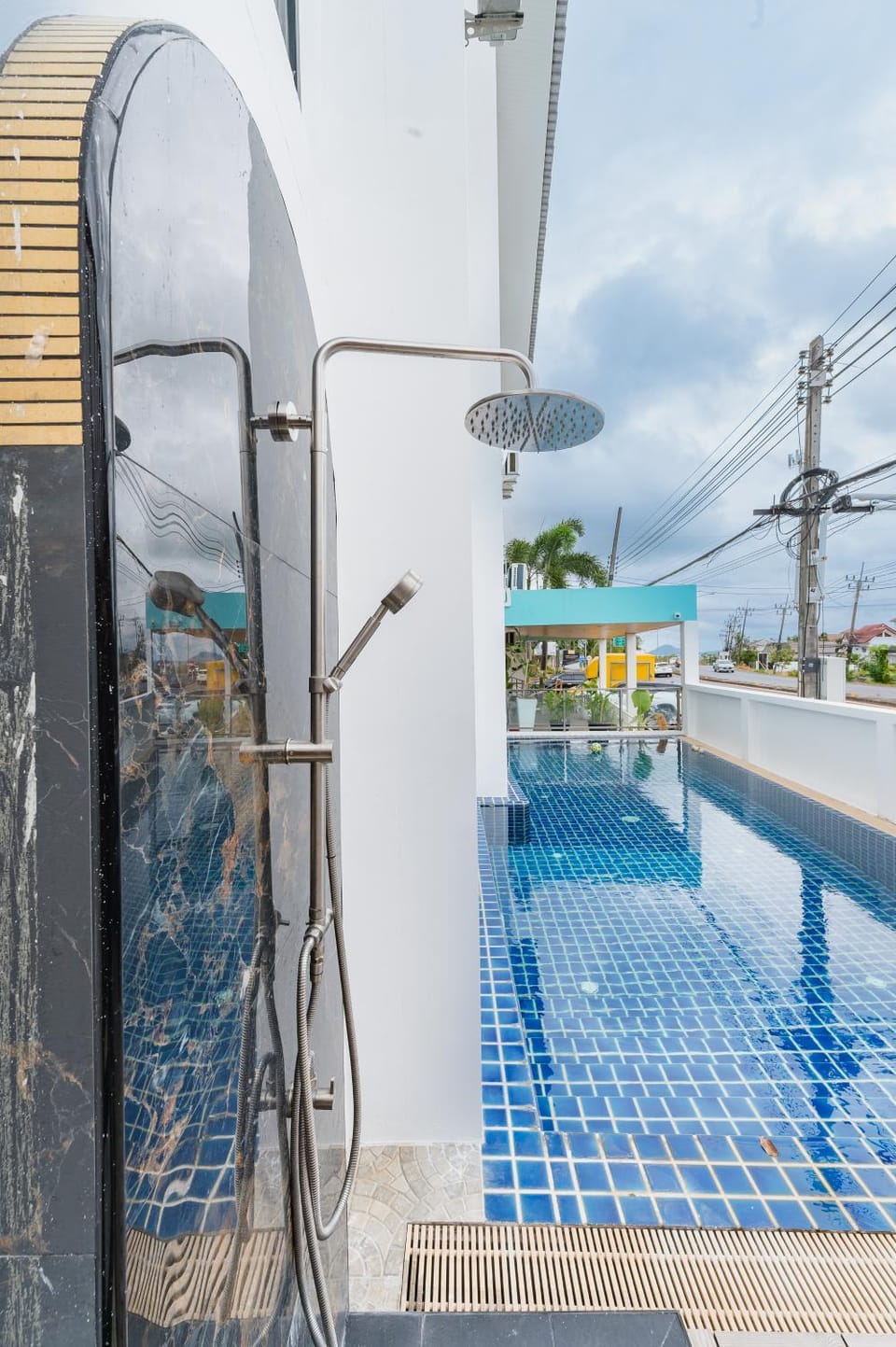 Swimming pool