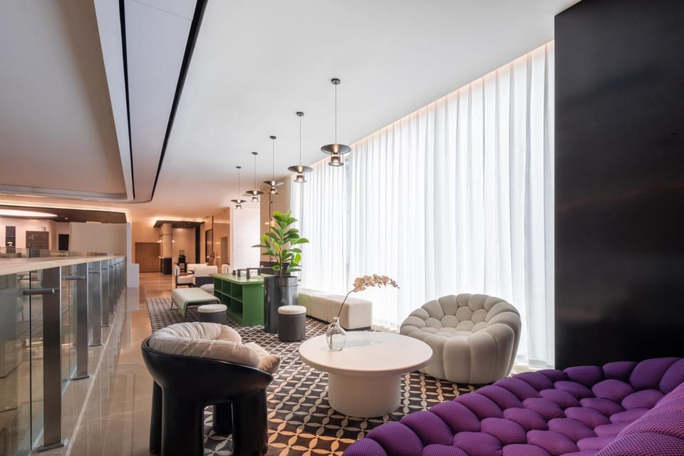 Communal lounge/ TV room