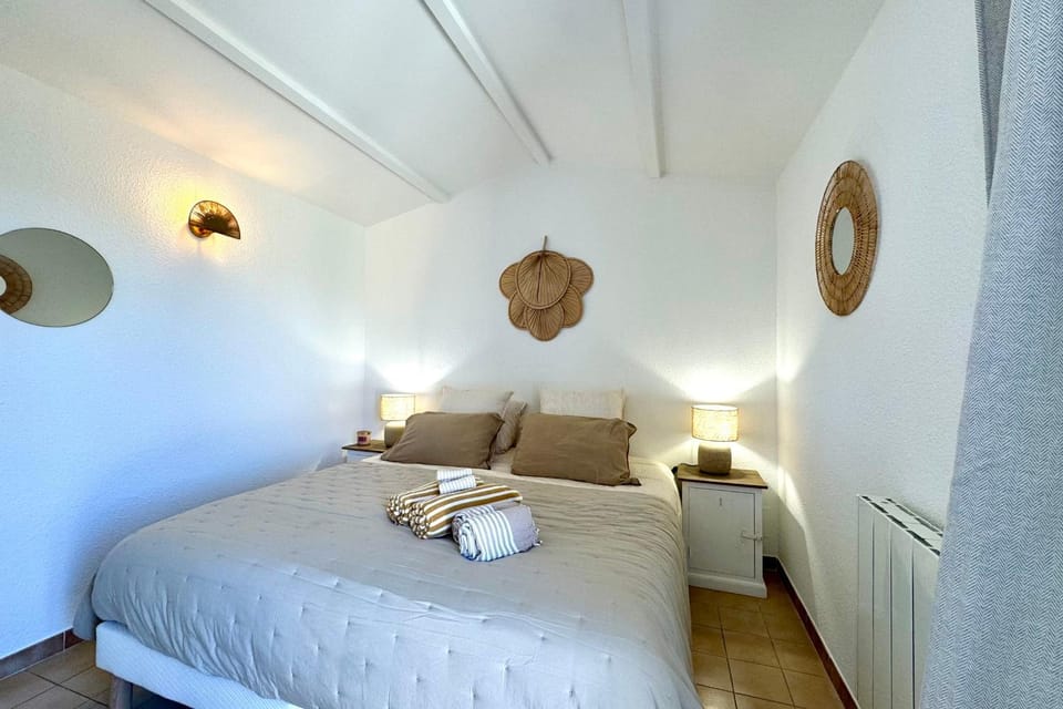 Adorable duplex vue mer 5 min à pied de Santa Giulia House in Porto-Vecchio