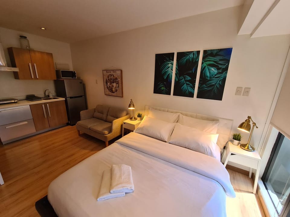 Bed, Other, Seating area