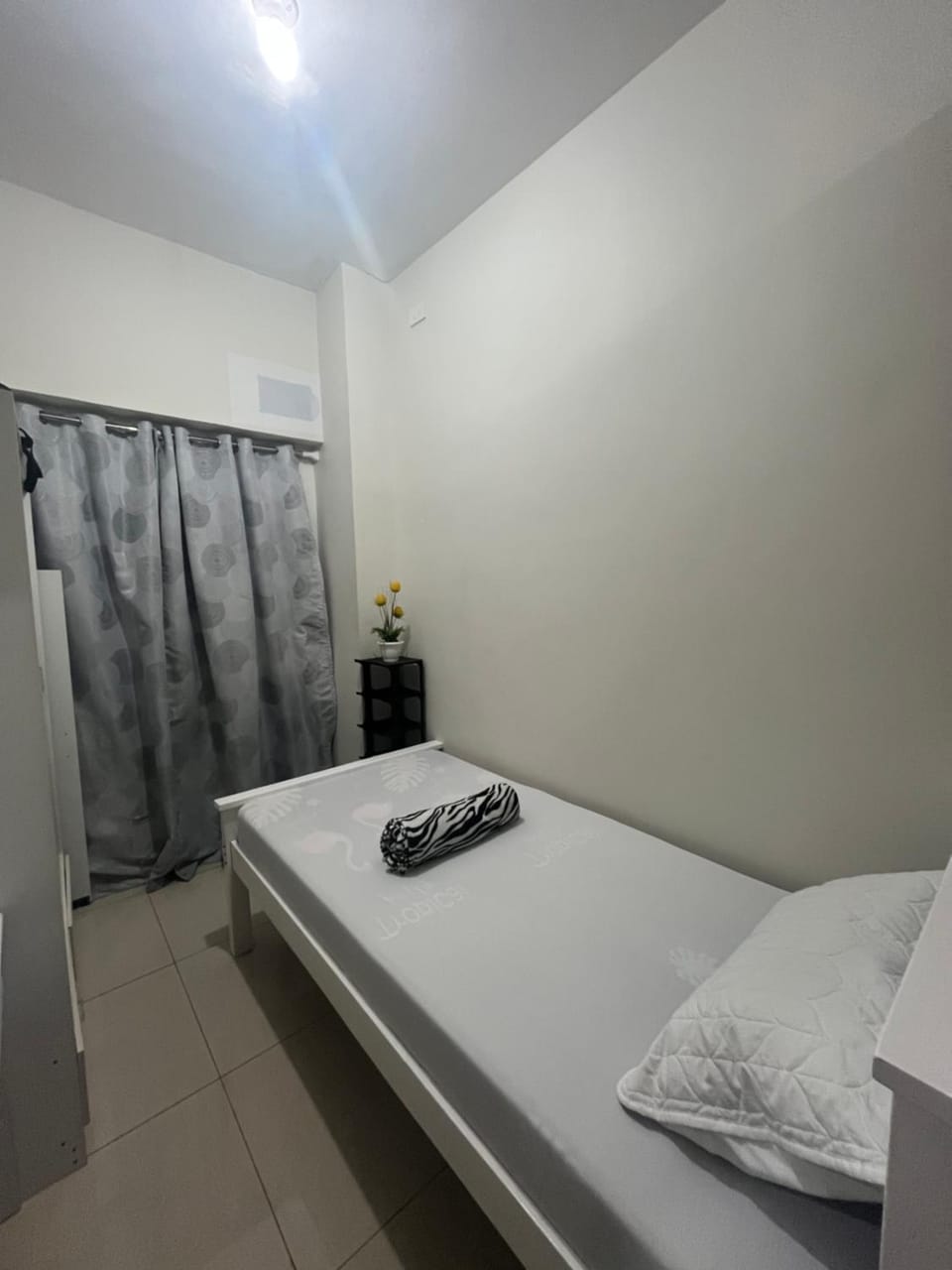 Entire unit with balcony at SMDC Field Residences, behind Sucat near NAIA Apartment in Las Pinas