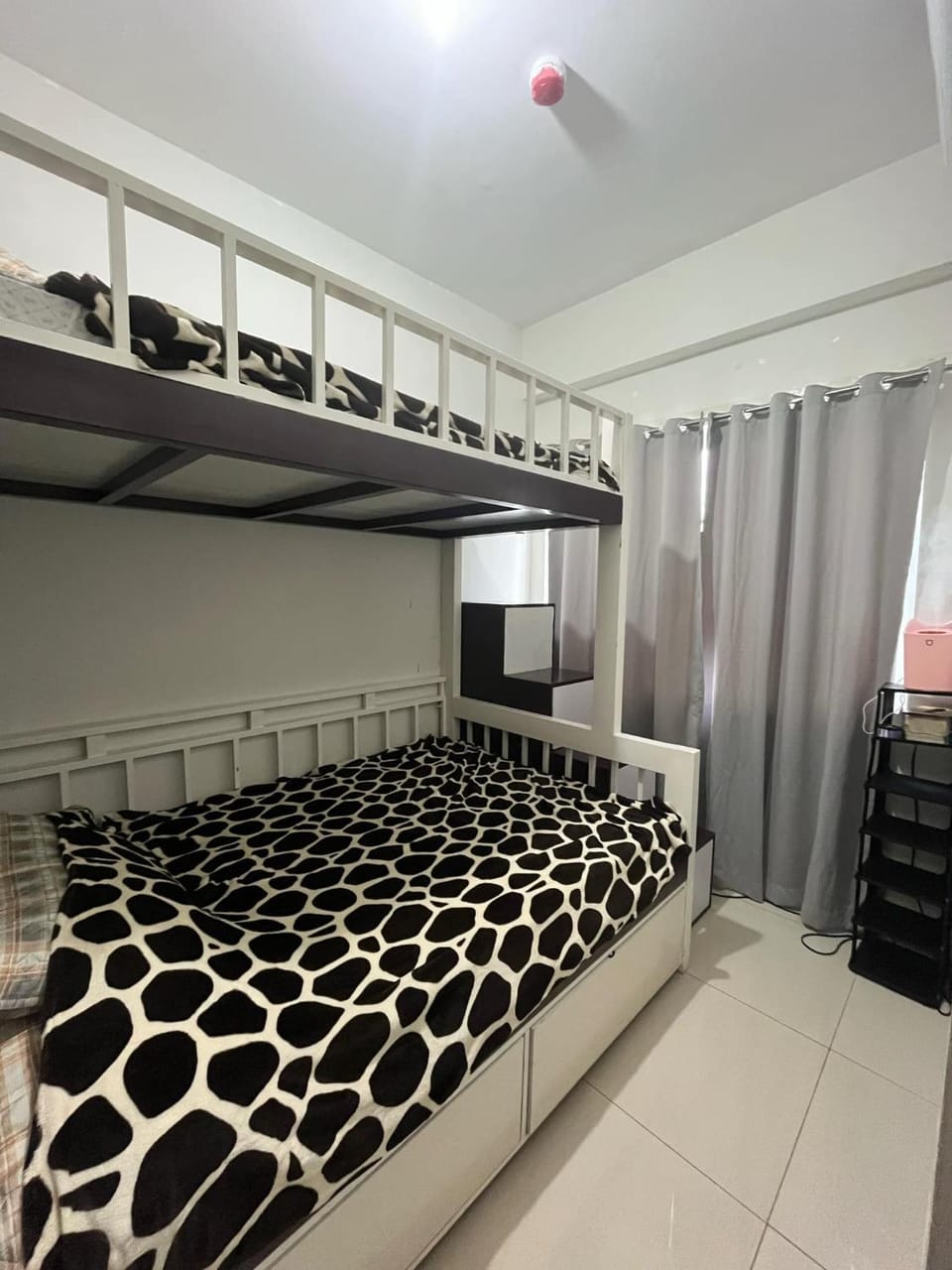 Entire unit with balcony at SMDC Field Residences, behind Sucat near NAIA Apartment in Las Pinas