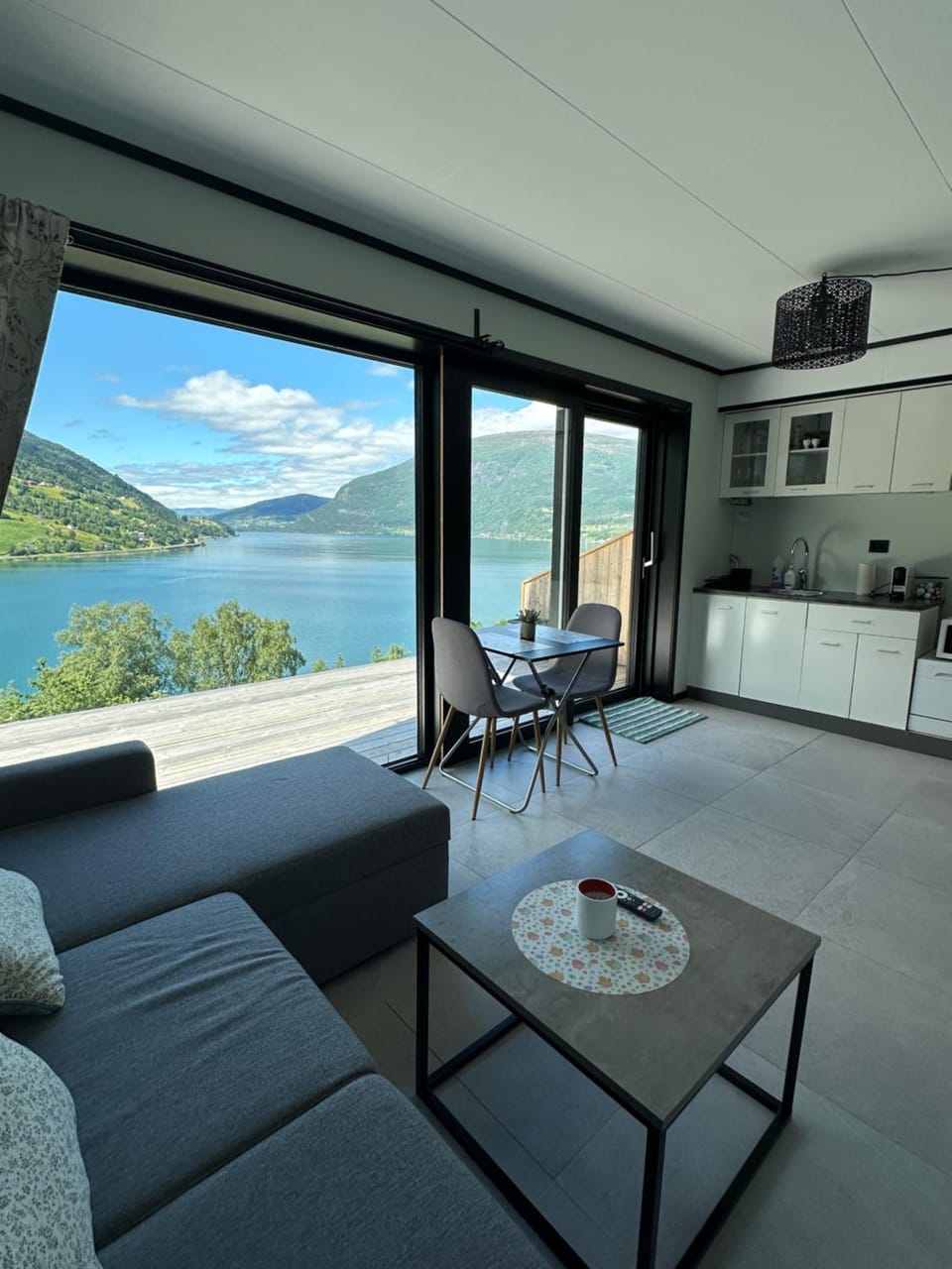 Natural landscape, View (from property/room), Balcony/Terrace, Kitchen or kitchenette, Living room, Seating area, Dining area, Lake view, Mountain view, River view, Sea view