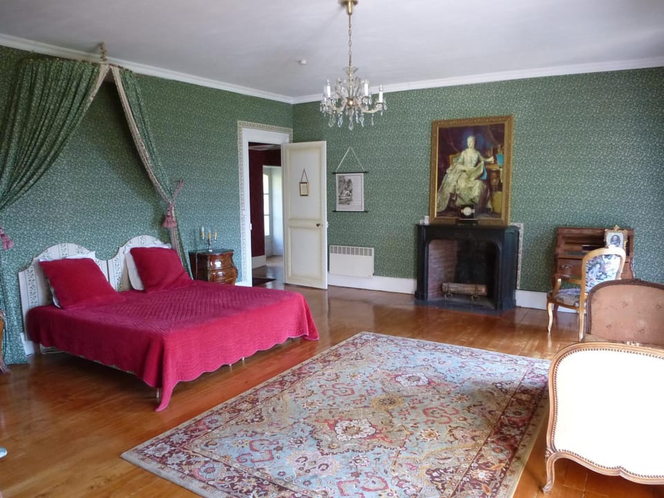 Chateau de la Voute Bed and Breakfast in Centre-Val de Loire