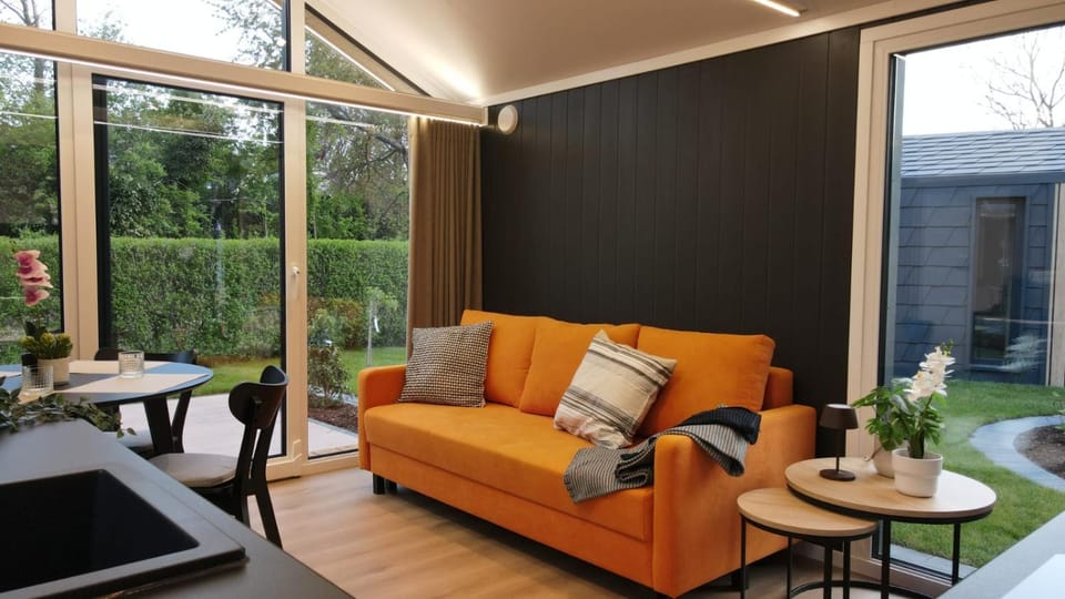 Seating area, Dining area, Garden view
