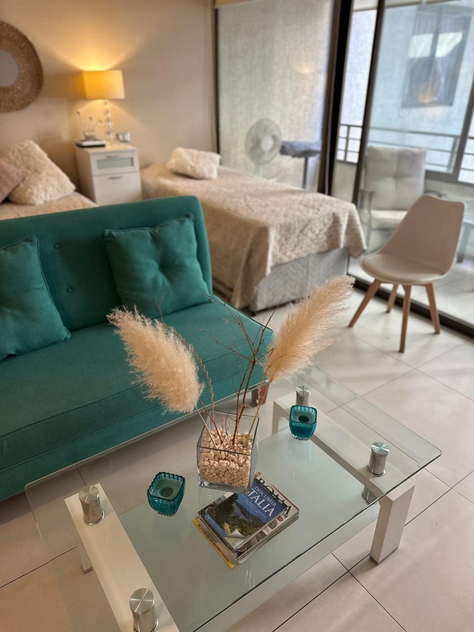 Living room, Photo of the whole room