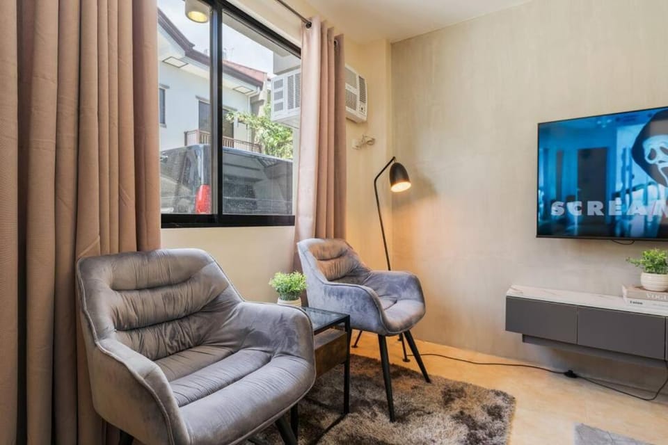 Entire 3BR Furnished House Near Cebu IT Park with Parking, Fast WiFi, Netflix and More Apartment in Cebu City