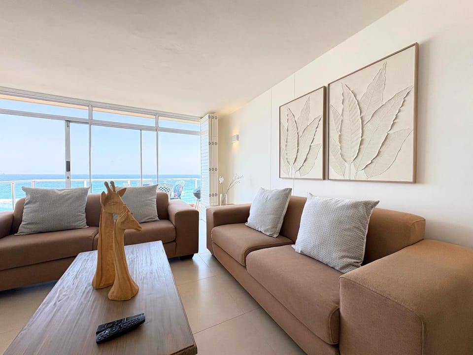 Natural landscape, TV and multimedia, View (from property/room), View (from property/room), Living room, Seating area, Sea view, Sea view, internet, internet, internet, air conditioner, air conditioner