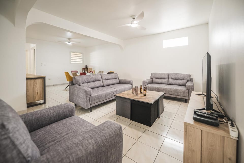 TV and multimedia, Seating area