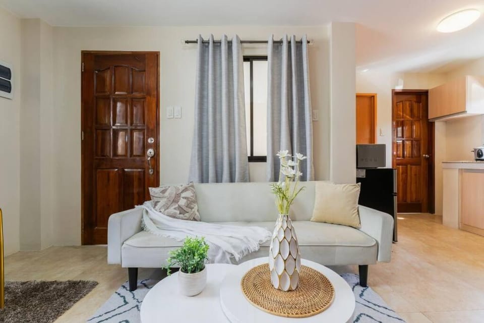 Furnished 3BR Townhouse Near Cebu IT Park with Parking, Fast WiFi, Netflix and More House in Cebu City