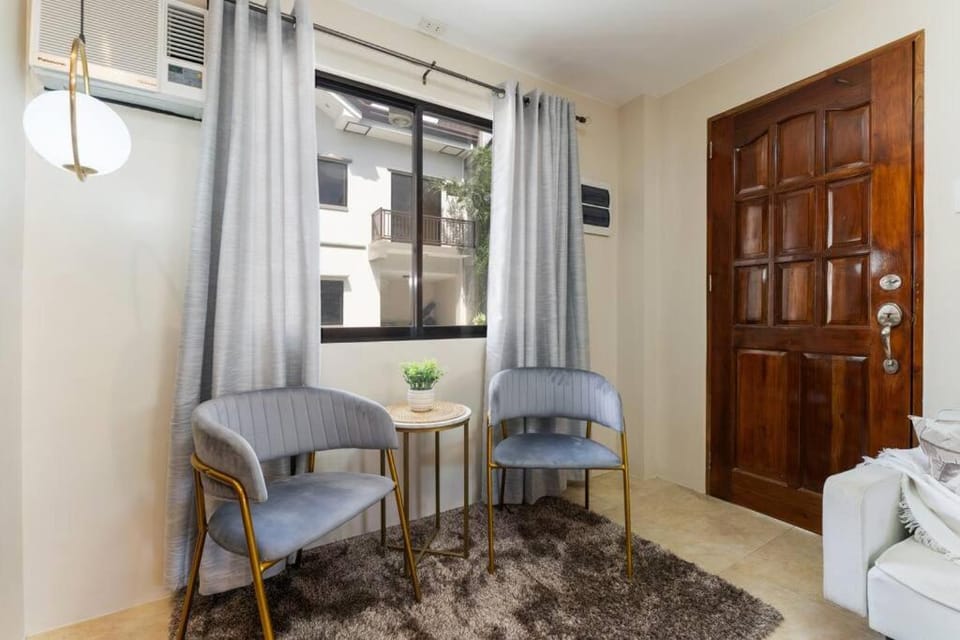 Furnished 3BR Townhouse Near Cebu IT Park with Parking, Fast WiFi, Netflix and More House in Cebu City