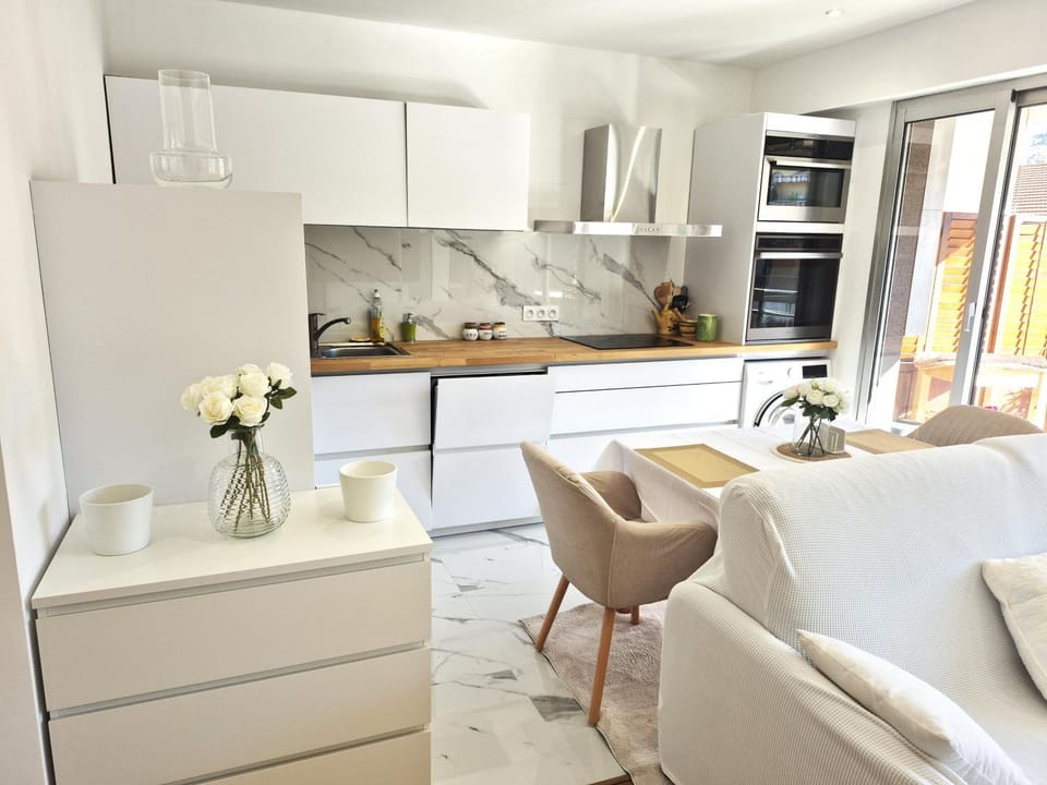 Dining area, Breakfast