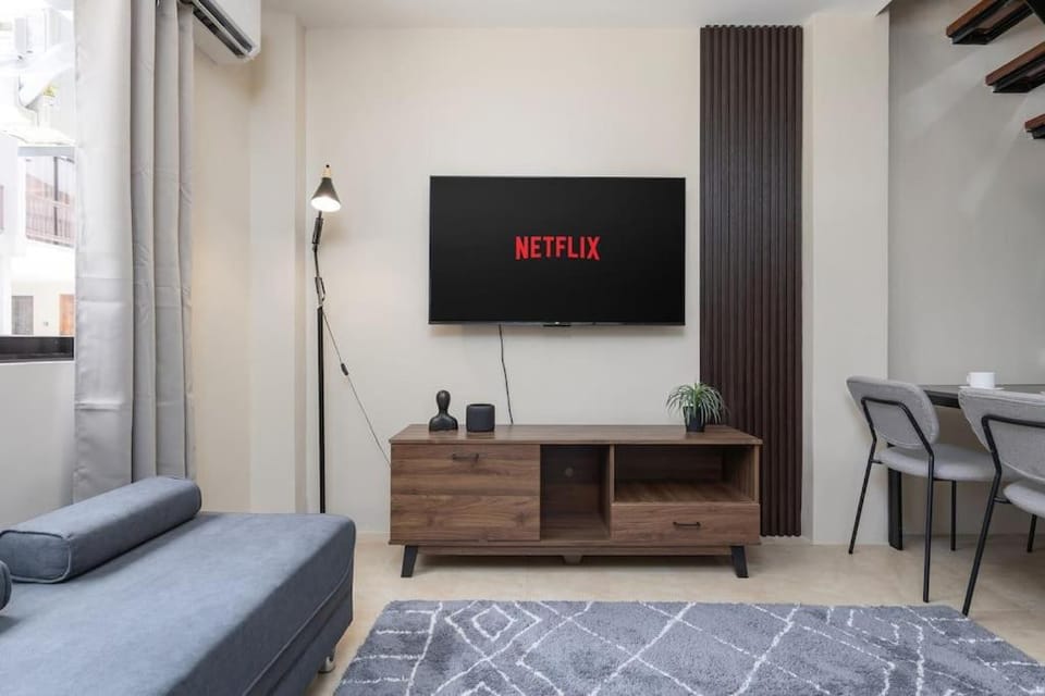 Whole 3BR Furnished Townhouse Near Cebu IT Park with Parking, Fast WiFi, Netflix and More House in Cebu City