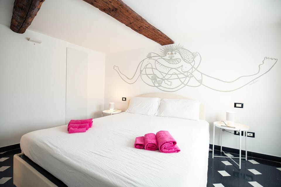 Bed, Photo of the whole room, Bedroom, towels, wardrobe