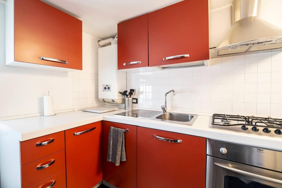 Kitchen or kitchenette, oven, stove