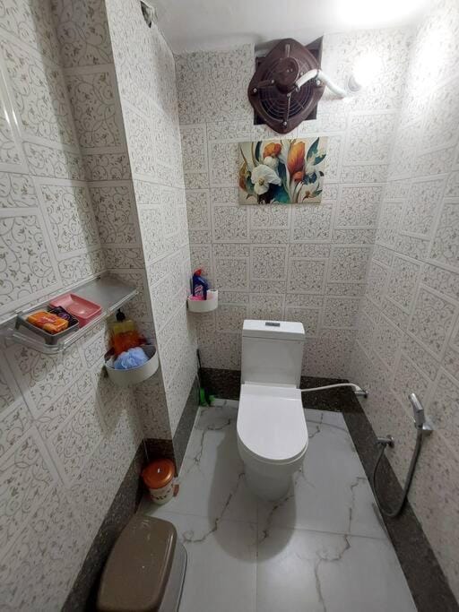 Toilet, Bathroom