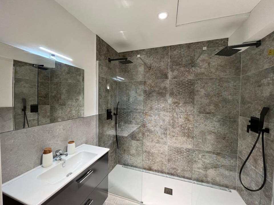 Shower, Bathroom