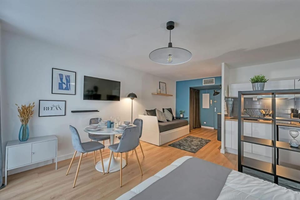 063 - Studio Didion, Centre Gare St Roch, Clim, Balcon,4pers Apartment in Montpellier