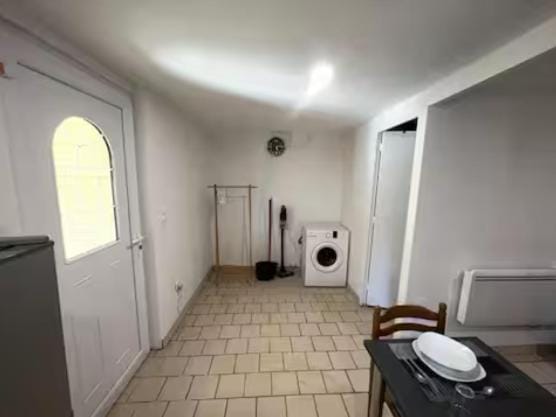 Studio avec terrasse Apartment in Nouvelle-Aquitaine