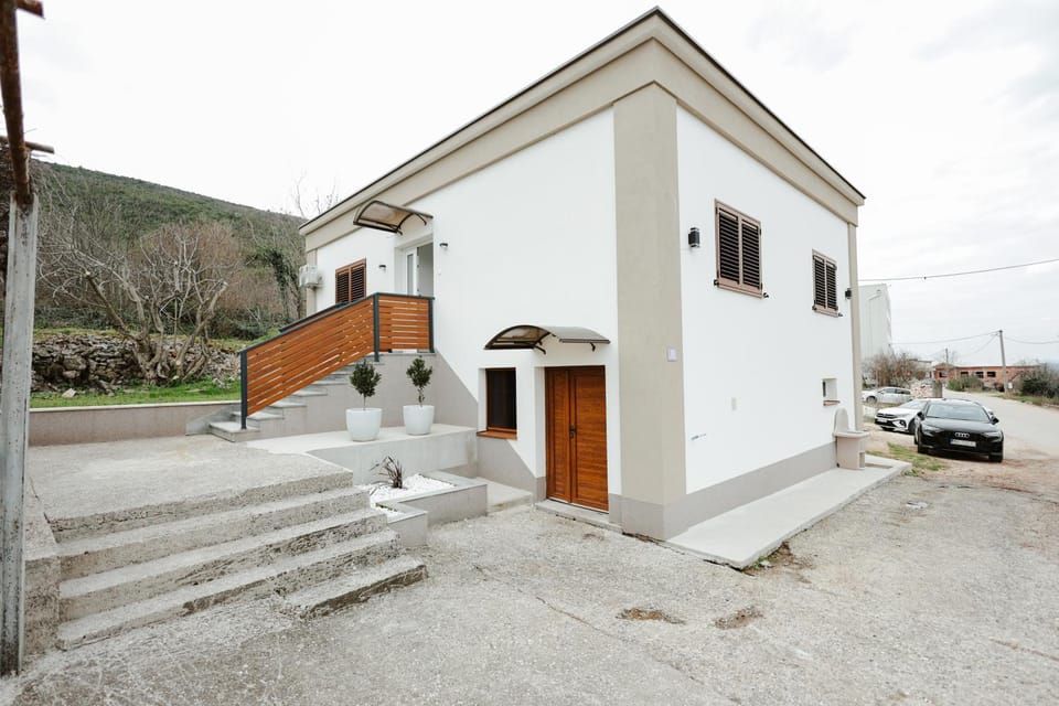 Property building, Neighbourhood, Street view, Parking
