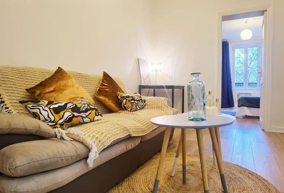 38m2 Apt near Eiffel Tower 1mn to metro N15-6 Apartment in Paris