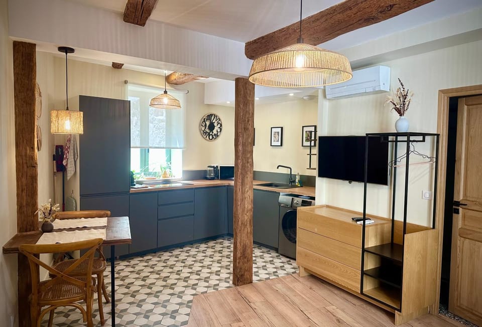 Studio centre historique - Climatisé Apartment in Pézenas