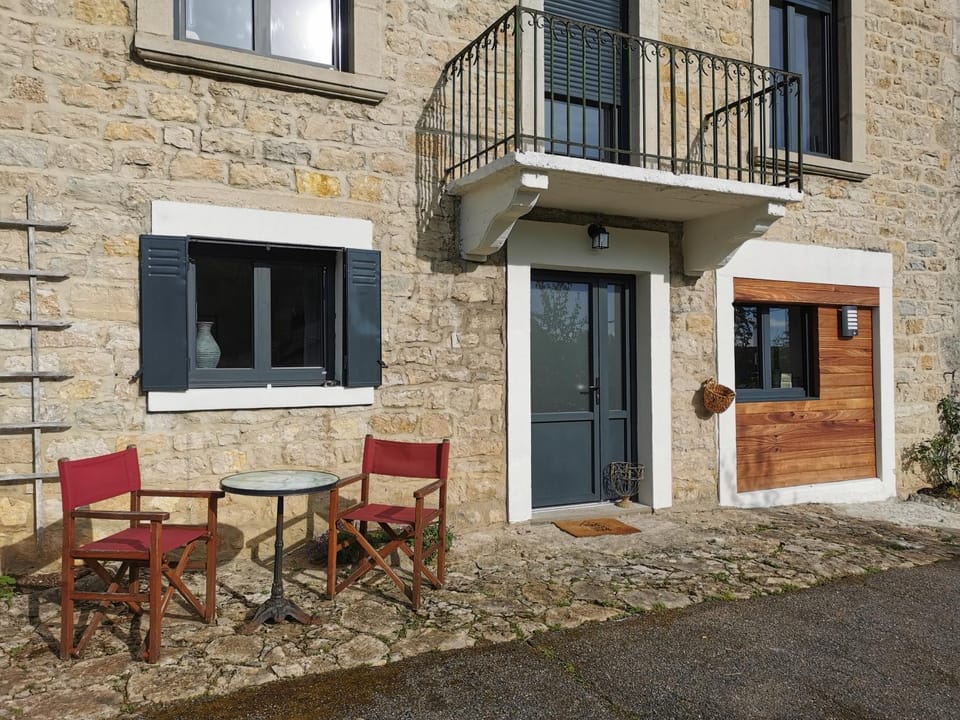 Maison de la fontaine aux daims Apartment in Jura