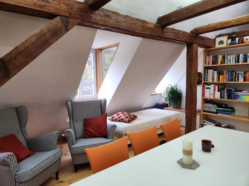 Living room, Photo of the whole room