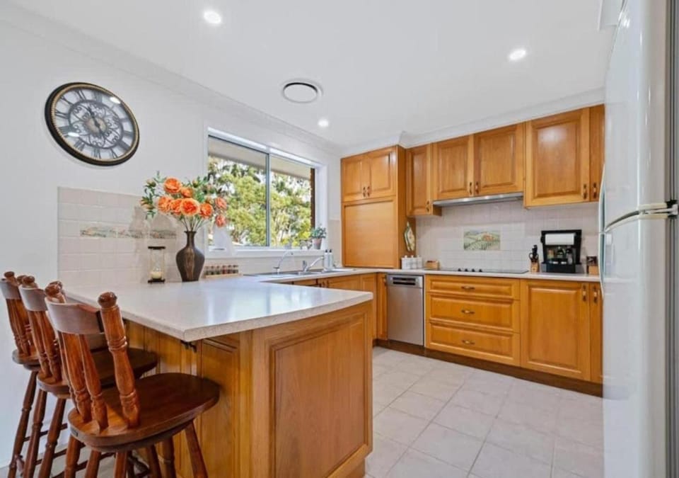 Dining area, dishwasher, minibar, oven, stove, toaster