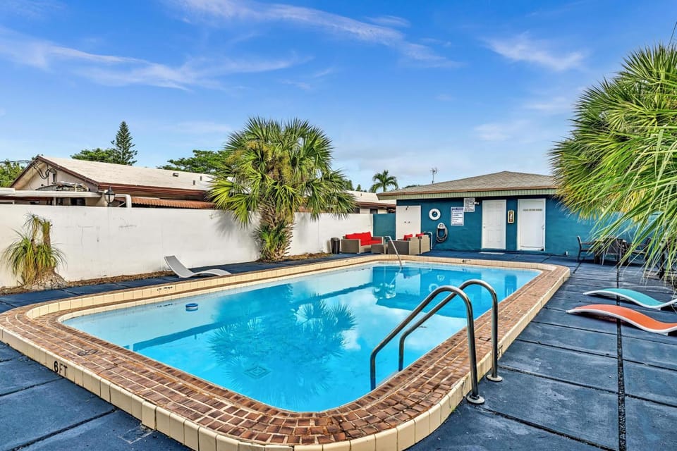 Sunny Hollywood Pool Home Near Beach & Casino House in Hollywood