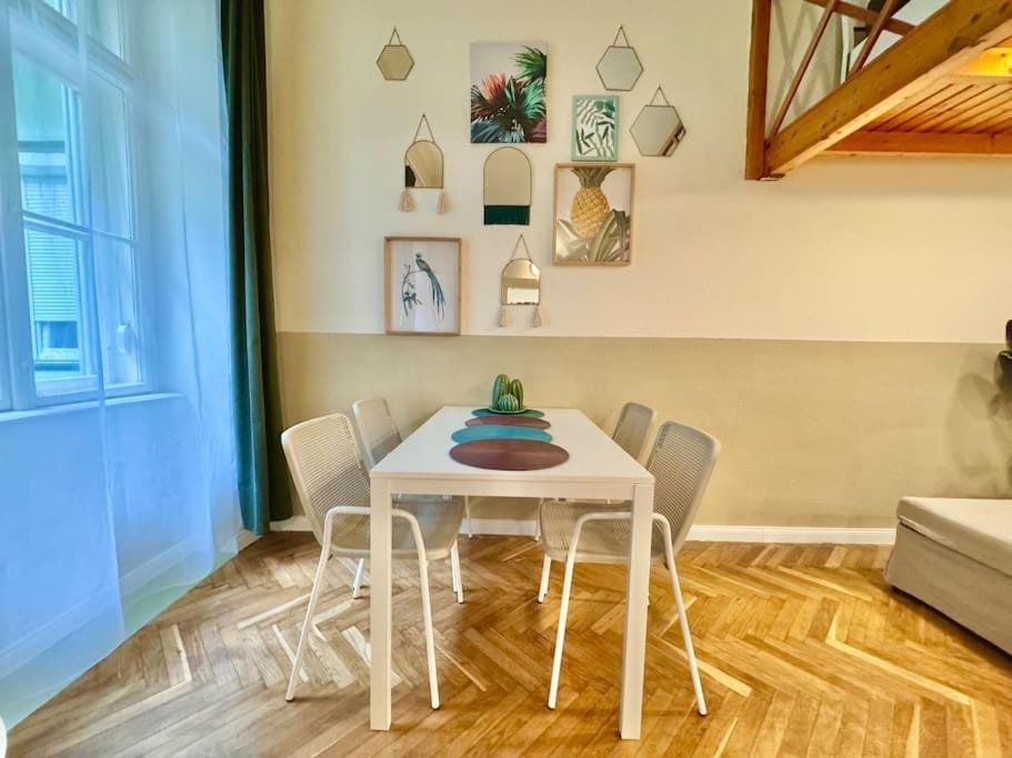 New AC Residence Almassy Studio Apartment in Budapest