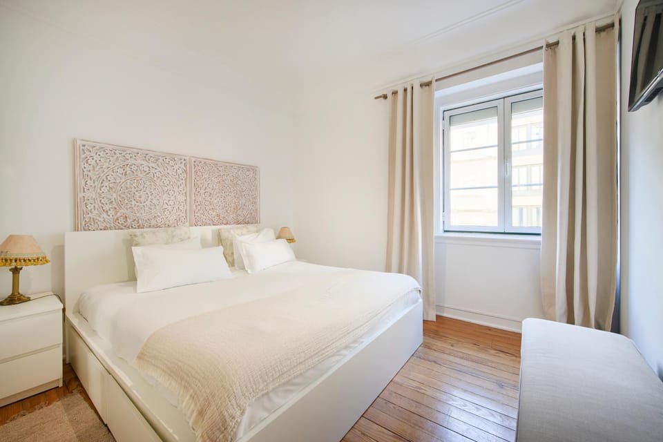 Bed, TV and multimedia, Photo of the whole room, Bedroom, wardrobe, air conditioner