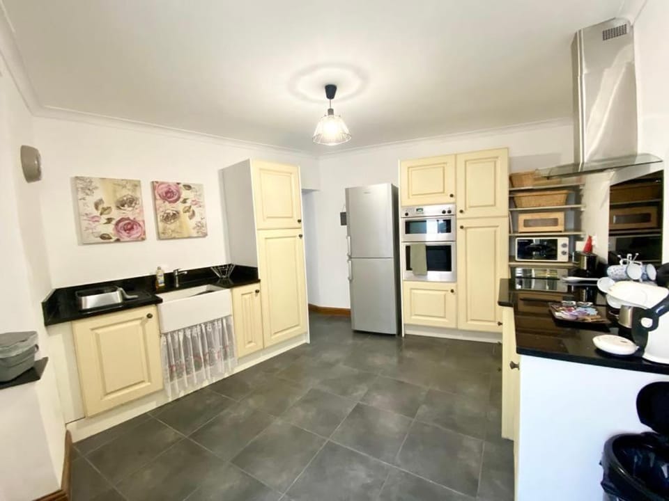 Home from home in Chaillac 36310 House in Centre-Val de Loire
