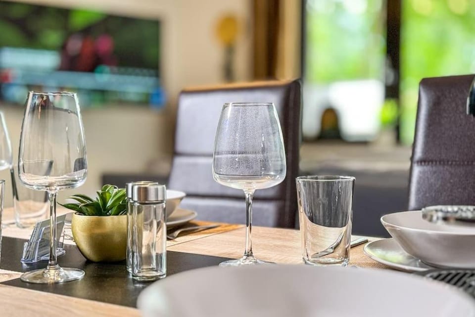 Living room, Seating area, Dining area, Food