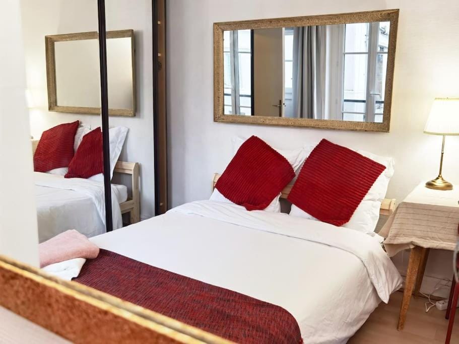 Chic Studio 30ms to Le Bon Marche N6-71 Apartment in Paris