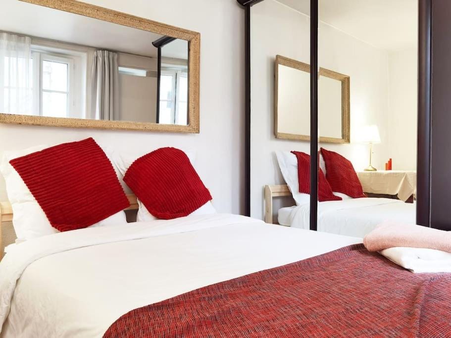 Chic Studio 30ms to Le Bon Marche N6-71 Apartment in Paris