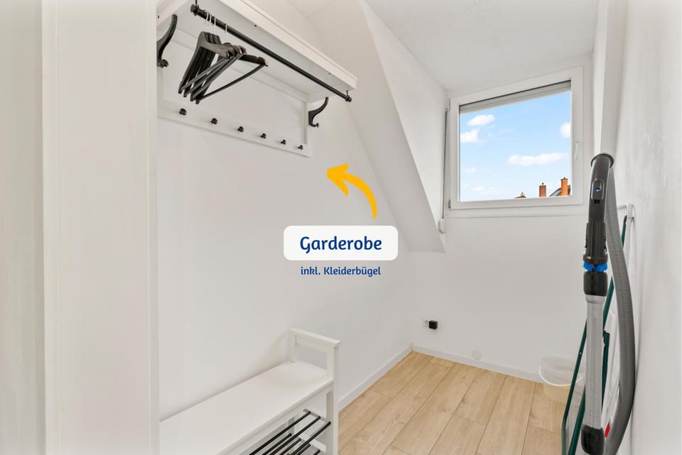 Photo of the whole room, Text overlay