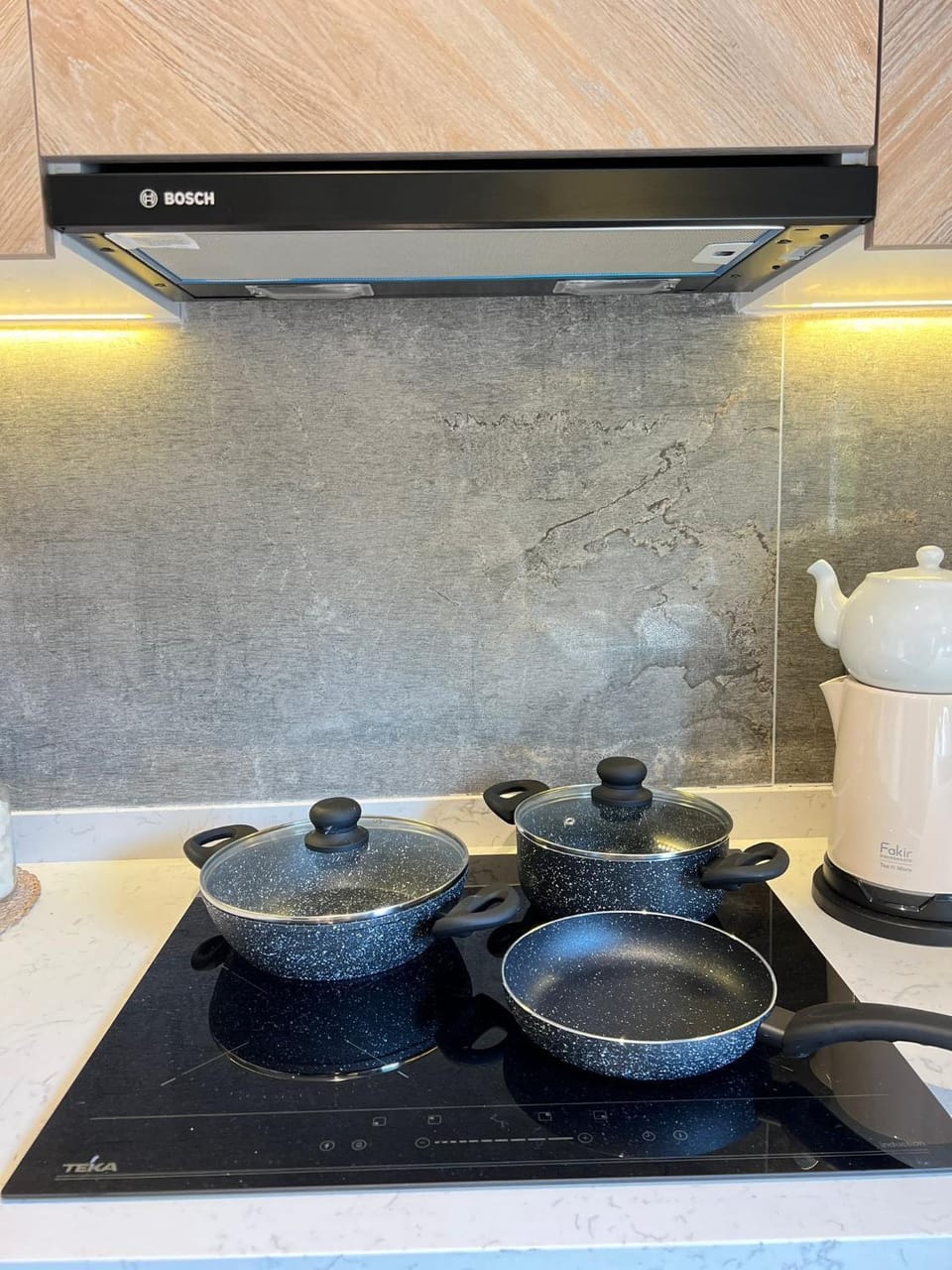 Kitchen or kitchenette, pet friendly, stove