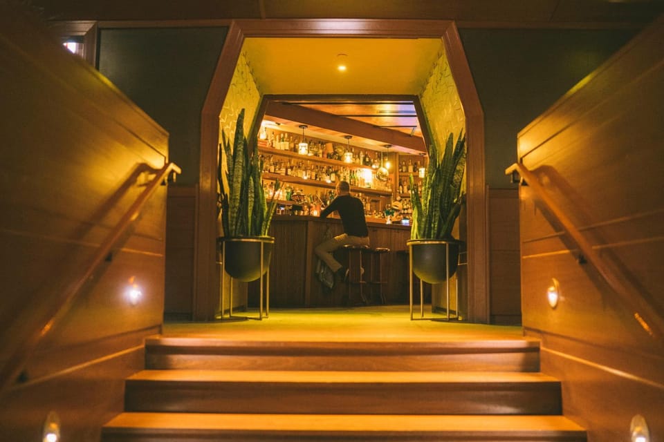 Lounge or bar, Guests