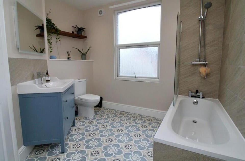 New Bilton House Apartment in Rugby