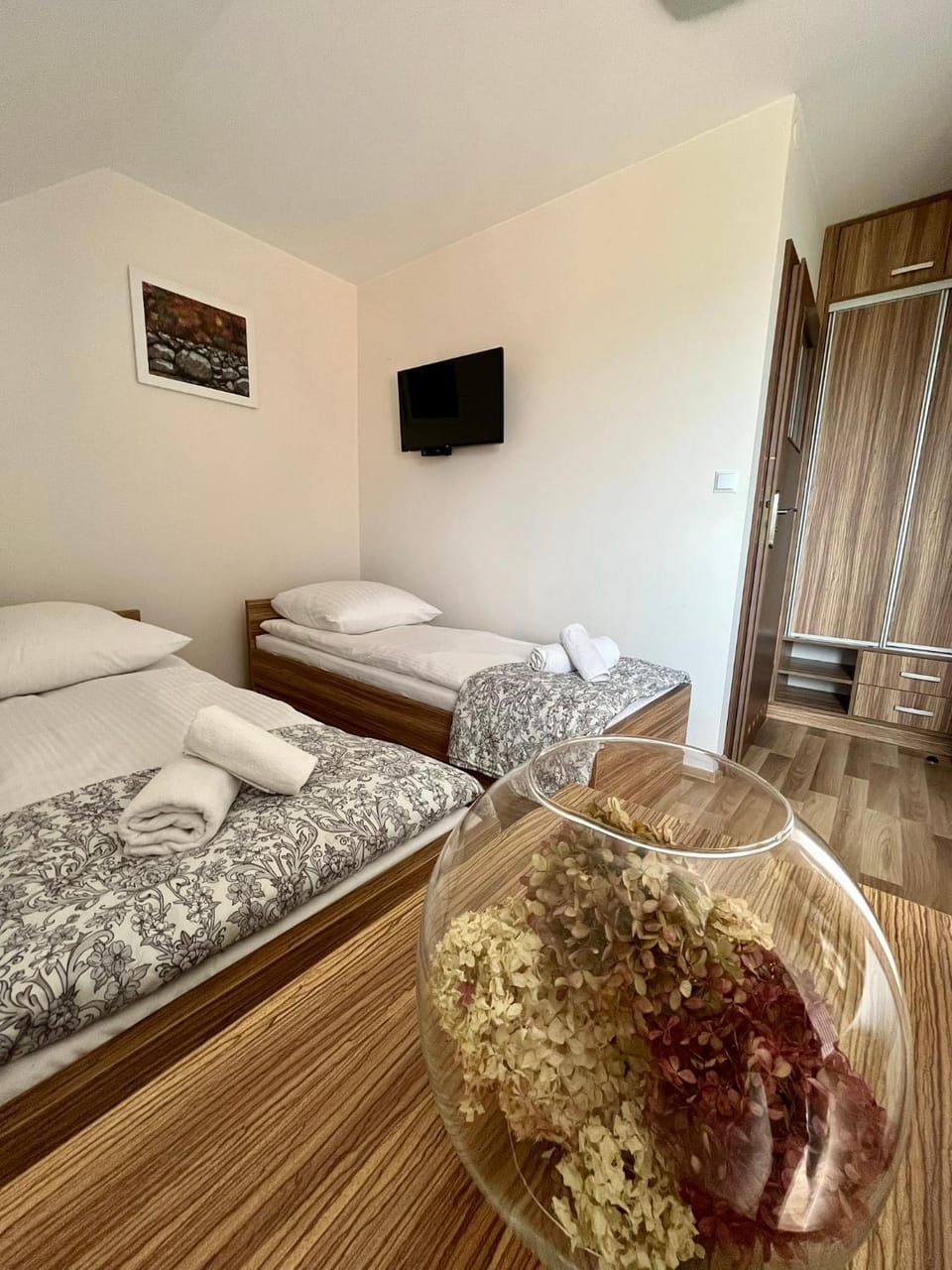 Bed, Photo of the whole room