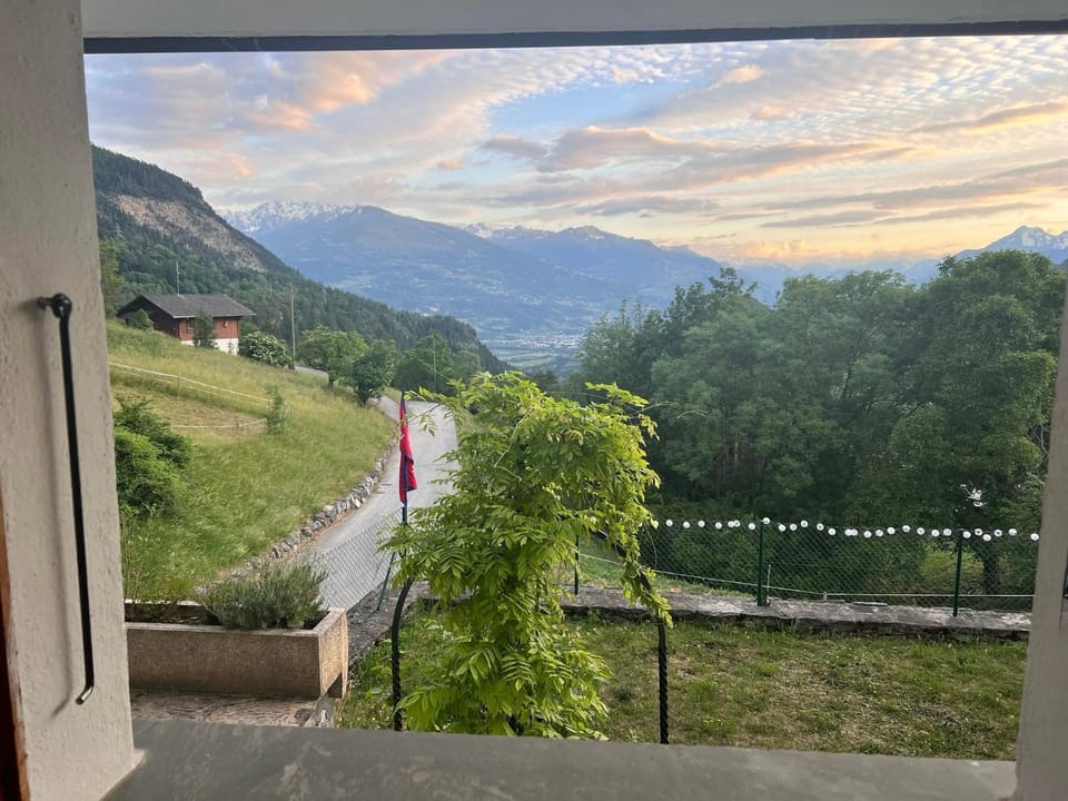 Himalayan vibes Bed and Breakfast in Sierre