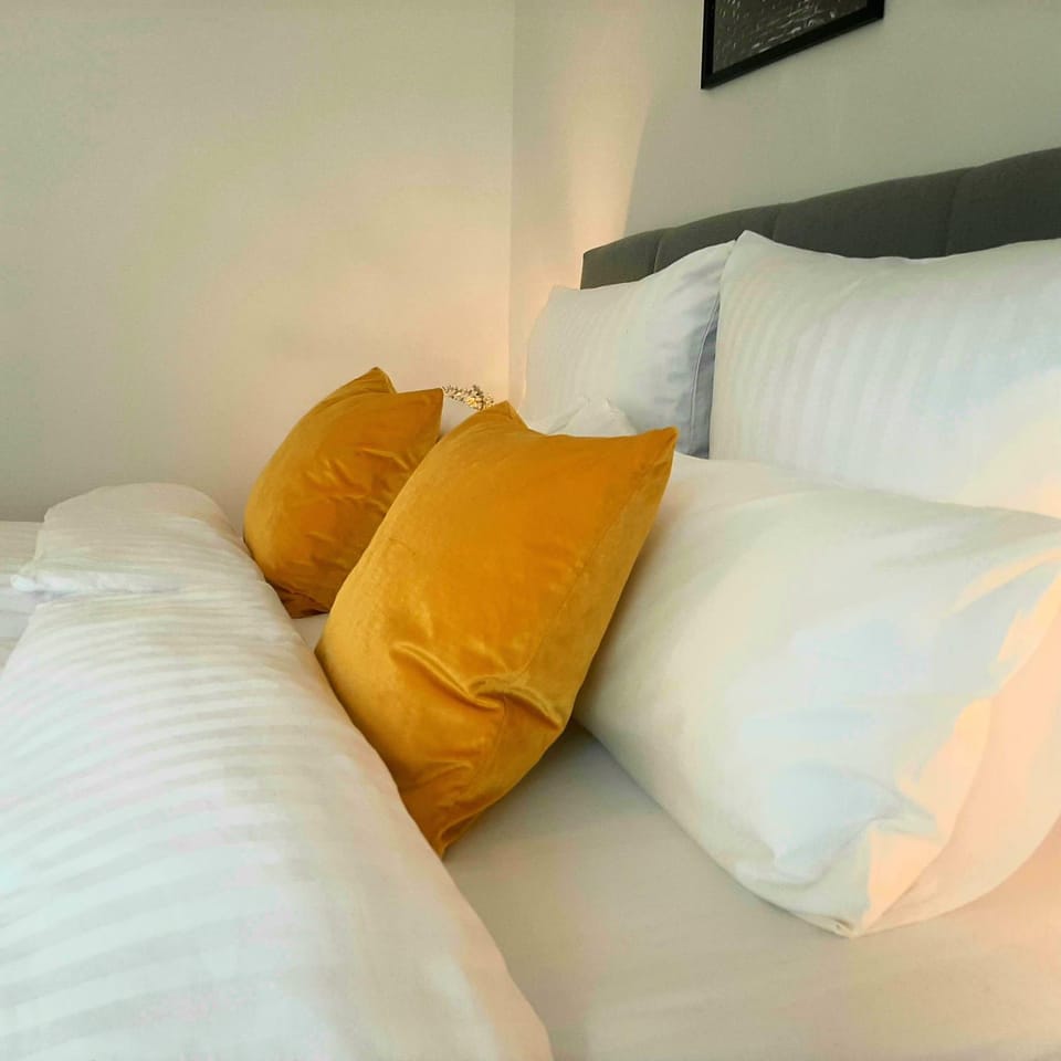 Bed, Decorative detail, Bedroom