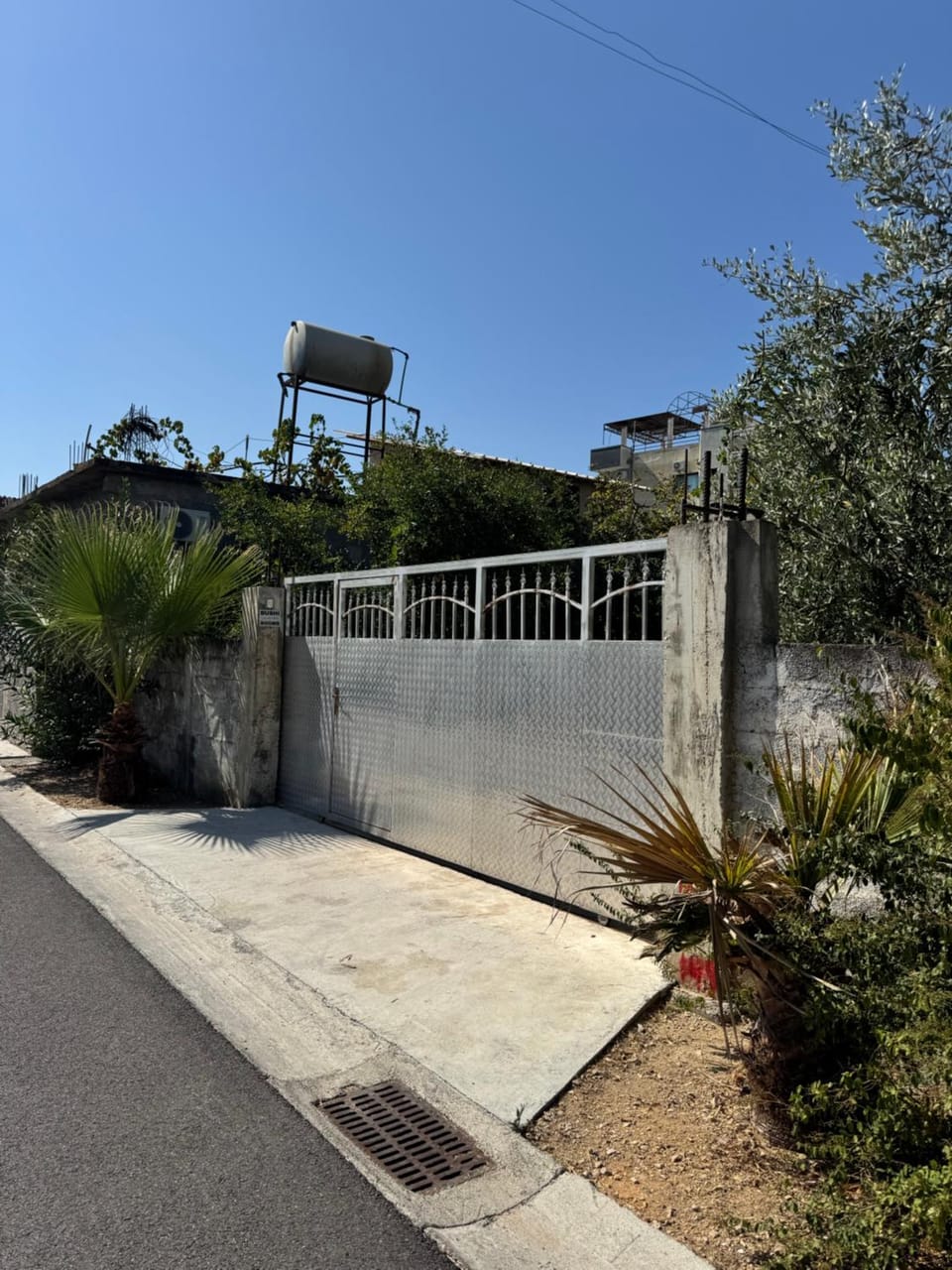 Property building, Day